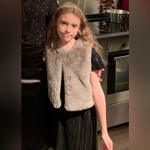 Monoprix Teen girls gray faux fur vest